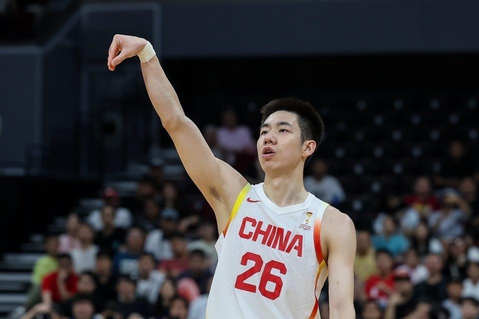 中国男篮为啥被没归化的韩国打花2场？球迷：因为有周琦和张公子